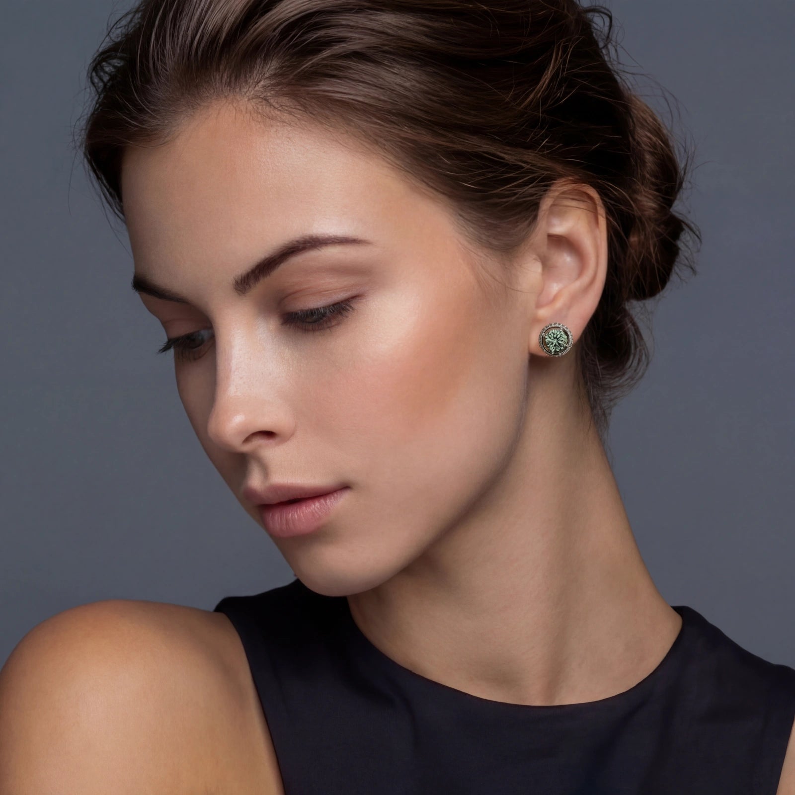 Simply Savvy Emerald Spark Halo Studs