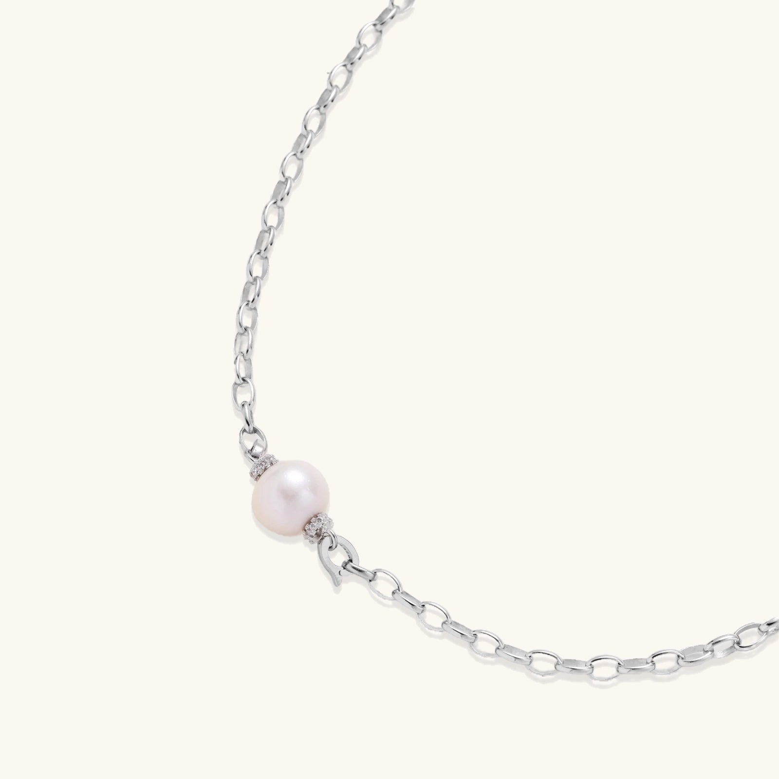 Simply Savvy Luna Pearl Chain Necklace