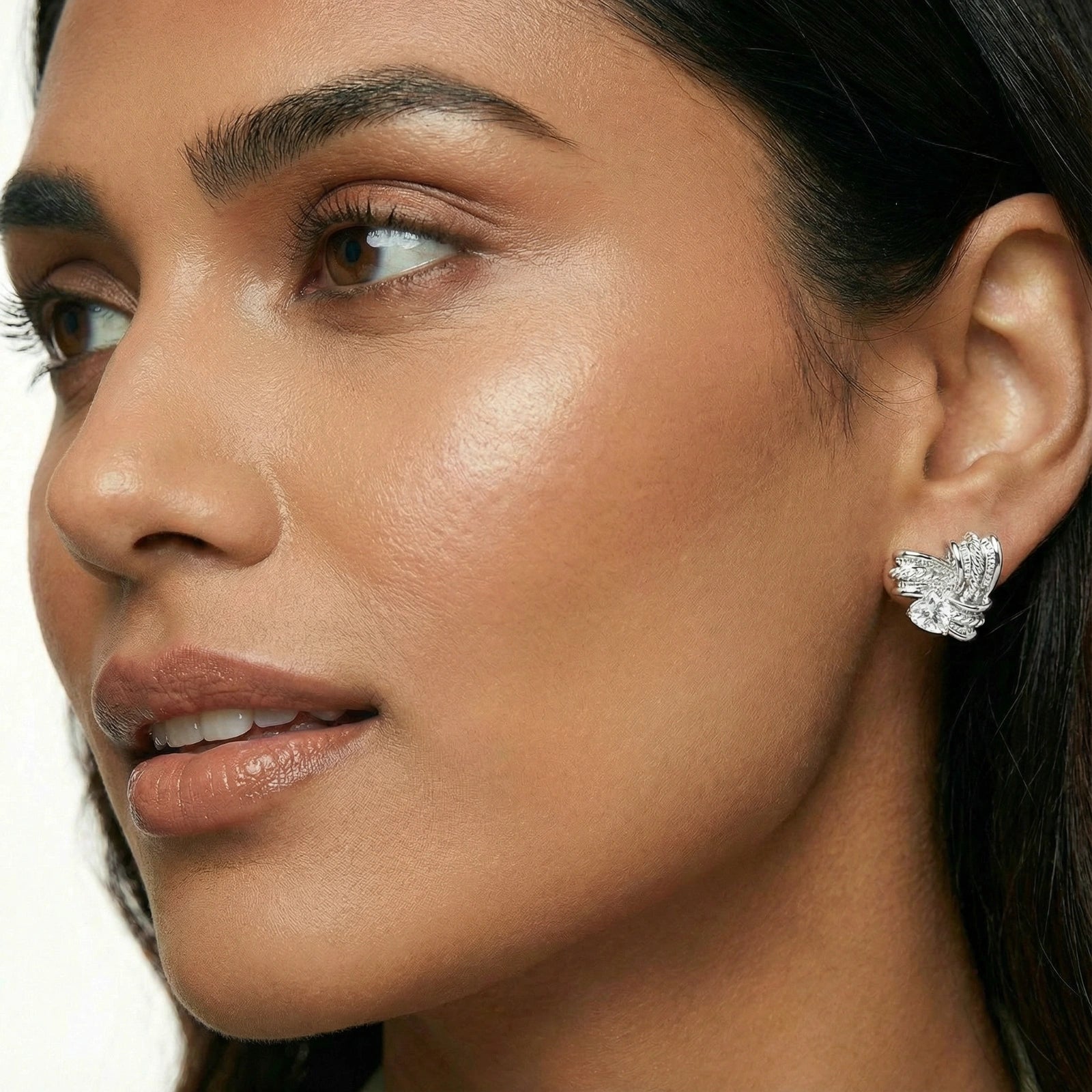 Simply Savvy Twisted Elegance Studs