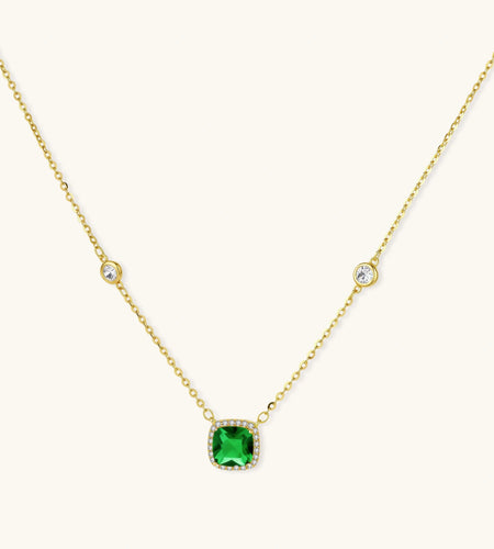 Simply Savvy Emerald Dreams Necklace