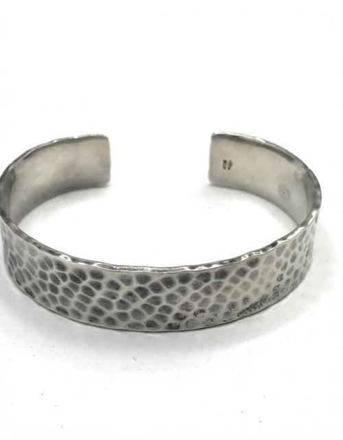 Load image into Gallery viewer, Pre-Owned Silpada Cuff Bracelet - Retired Design

