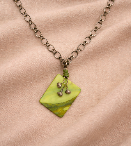 Pre-Owned Silpada Green Shell Necklace - Retired Design