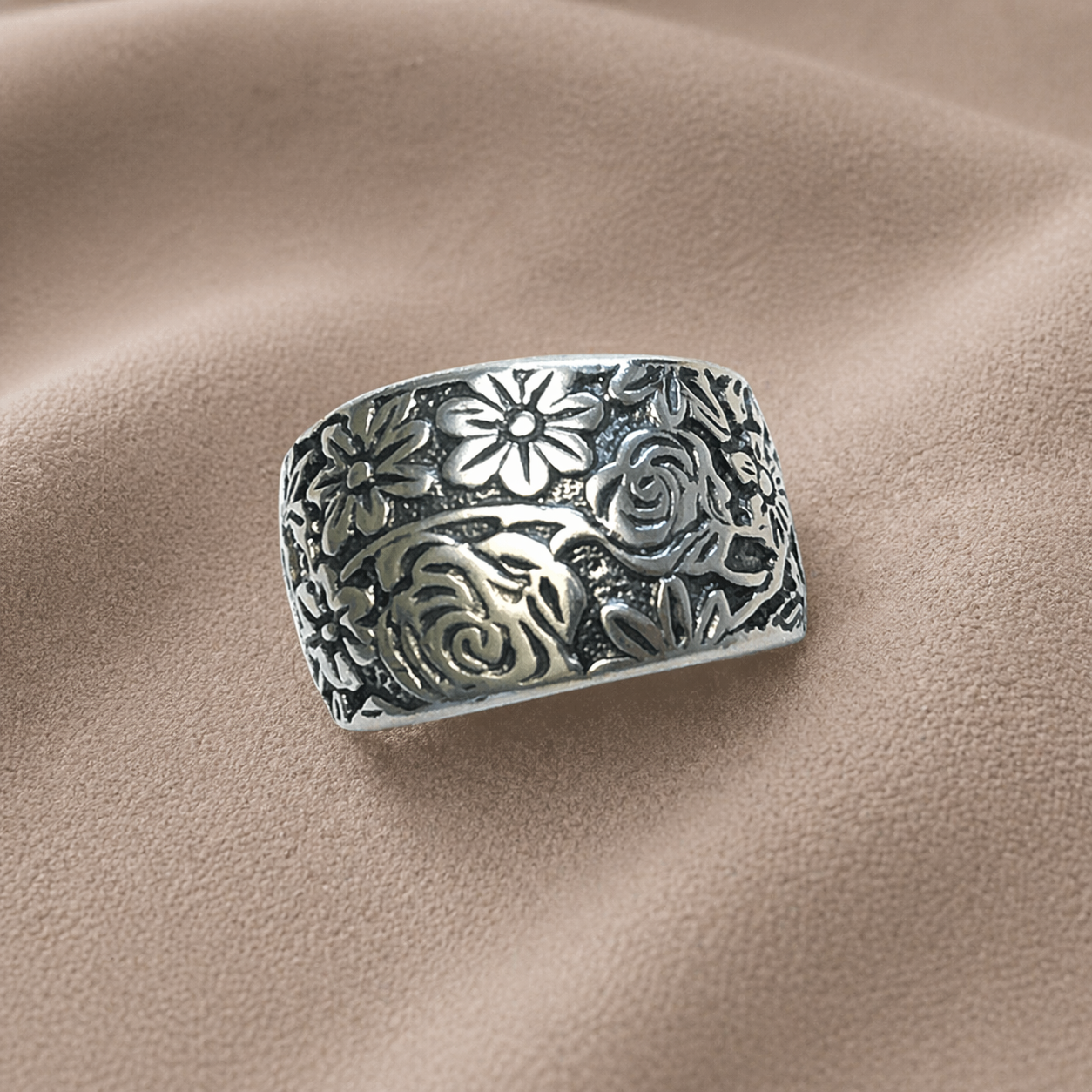 Pre-Owned Silpada Sterling Silver Floral Scroll Wide Band Ring – Size 6.5
