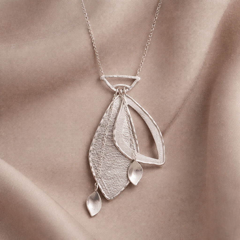 Pre-Owned Silpada Contemporary Leaf Drop Necklace - Retired Design