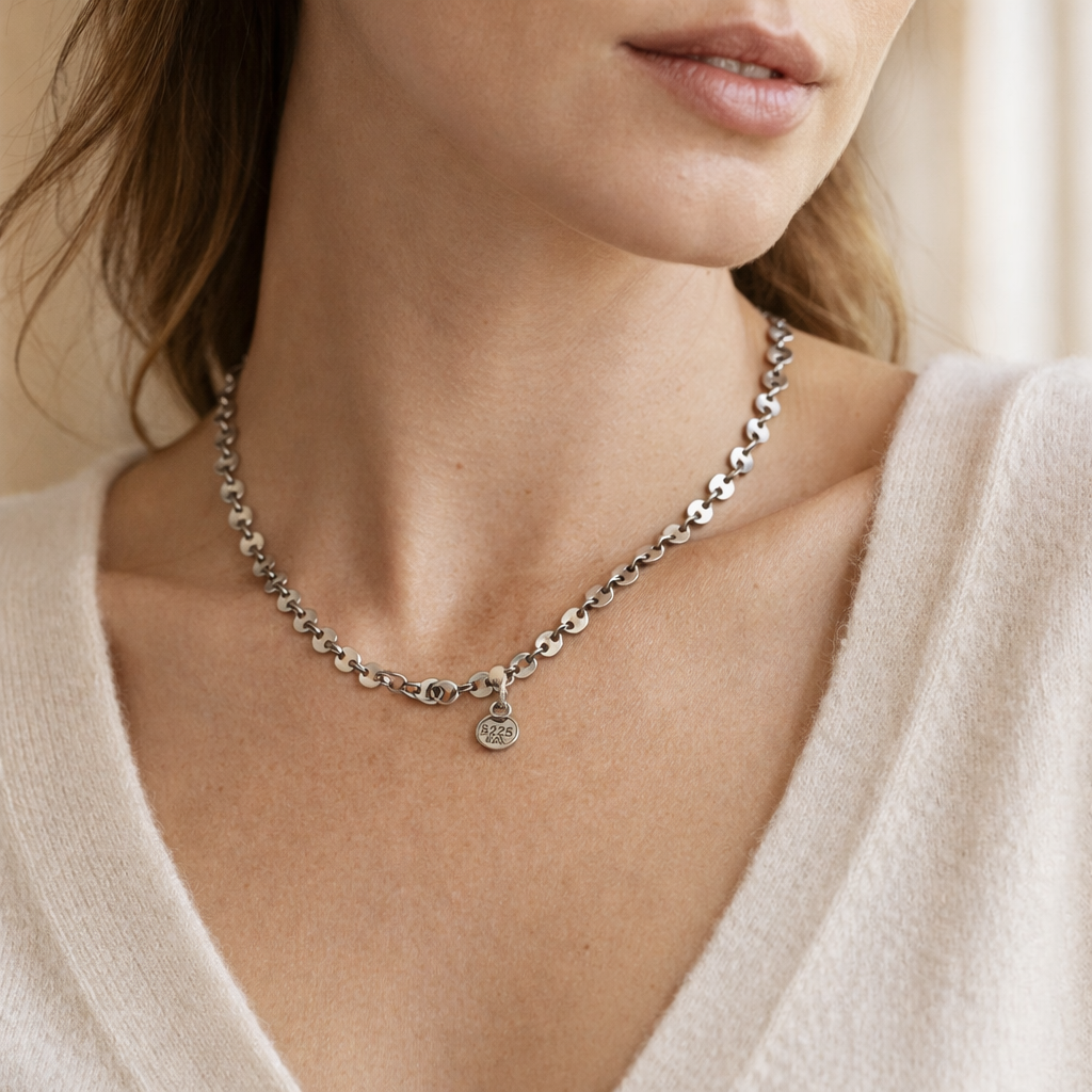 Pre-Owned Silpada Sterling Silver Oxidized Mini Interlocking Disk Necklace - Retired Design