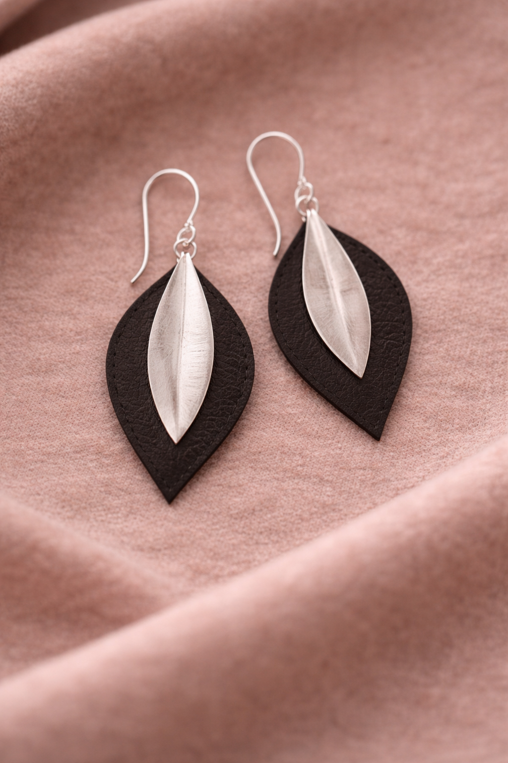 Pre-owned Silpada LAYERED LEAF Earrings