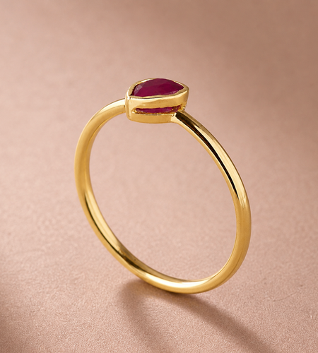 Simply Savvy “Crimson Teardrop” Ruby Ring – 0.60 CTW Natural Ruby in 14K Yellow Gold