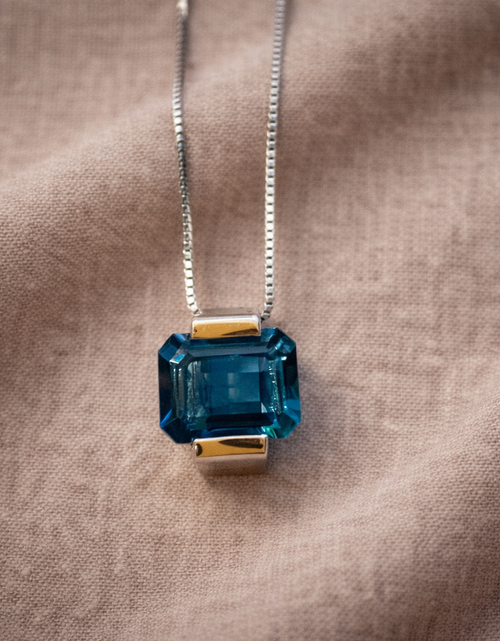Load image into Gallery viewer, Simply Savvy “Royal Violet” Amethyst Necklace

