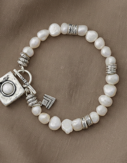 Load image into Gallery viewer, Pre-Owned Silpada Sterling Silver Pearl Bracelet - Retired Design
