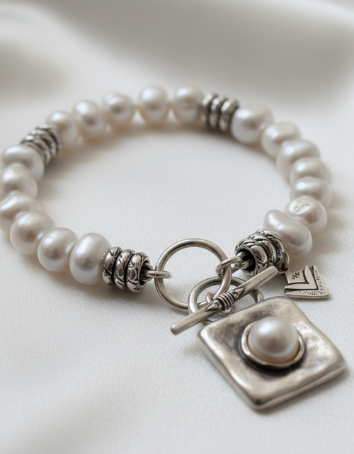 Load image into Gallery viewer, Pre-Owned Silpada Sterling Silver Pearl Bracelet - Retired Design
